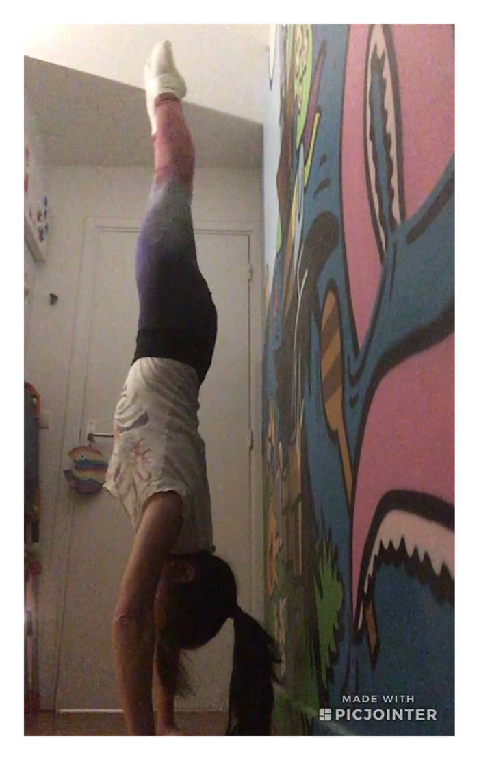 Ustrasana - Chameau - Backbend - Dos - Soulage le dos - renforce le dos - ouverture du coeur - Yoga vinyasa - Hatha yoga - Yin Yoga - Yoga Paris 13