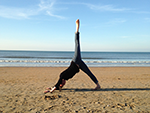 Eka Pada Adomukasvanasana - Posture du chine tête en bas une jambe en l'air